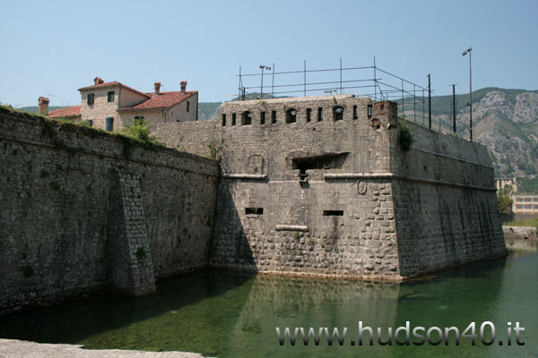 Altra prospettiva delle stesse mura